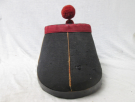 French shako model 1852 Franse shako Grenadier de la Garde Nationale 18e Legioen model 1852. tentijde van Louis Napoleon. zeldzaam hoofddeksel in een nog nette staat.