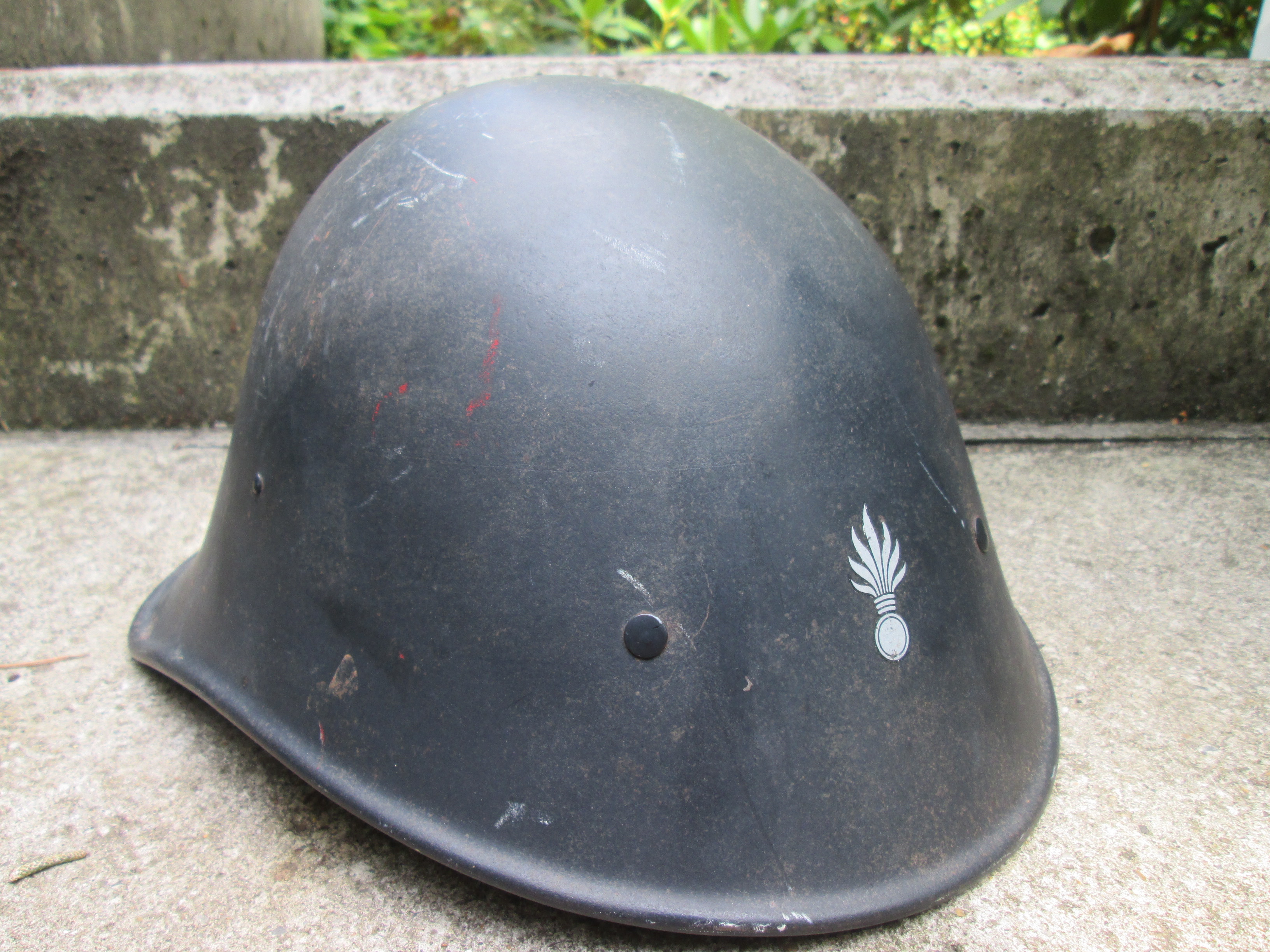 Dutch police helmet used in the fifties. Nederlandse helm m34 met Rijkspolitie decal, op naam stempel CM/1939 en van de Volharding in Amsterdam leerfabriek, bijna mint staat helm TOP stuk zo gemarkeerd.