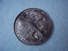 German tinnie, rally badge, Duitse tinnie Deutscher Reichsbund fur Leibungsübungen Kreis Ostpfalz 9-11 juli 1937 Neustadt a/d/ Weinstrasse.