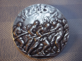 Very rare british medal ANZAC Engelse zilverkleurige penning, diameter 5 cm. met gevechtscene , Engelse soldaten tegen Duitse soldaten met pickelhauben. 1st. Australian Division rifle competition Brigade match 31-10-18 2nd Lieut.SSH COX 1st Batt. zeldzaam