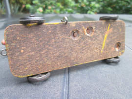 Antiek boeren trek paard goede staat 1920/1930 met open metalen wieltjes.