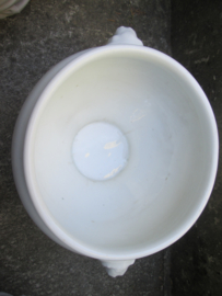 German soup tureen with Air Force markings. Duitse soep terrine met luftwaffe markering Bavaria 1942 mooie duidelijke stempel.