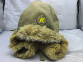 Japanese winter fur cap, nice condition. Japanse winterhoed van konijnenbont, mooi gemarkeerd met Japanse ster aan de voorkant. bijzonder stuk.