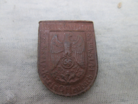 German tinnie, rally badge Duitse tinnie Kreis Parteitag der NSDAP - Kreis Offenbach.  14/ 15 mai 1938 without pin leather badge. leren embleem zonder speld