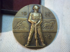 Swiss medal, Zwitserse medaille La commune de la chaux-du-milieu reconnaissante a ses soldats 1939-1945