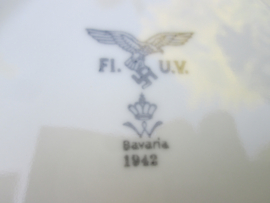 German soup tureen with Air Force eagle. Duitse soep terrine met Luftwaffe adelaar, gebruikte staat. Bavaria 1942.
