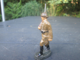 ELASTOLIN Belgium soldier marching, marcherende Belgische soldaat.