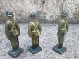 DURSO 3 Belgium soldiers on guard. 3 Belgische soldaten op wacht goede staat.