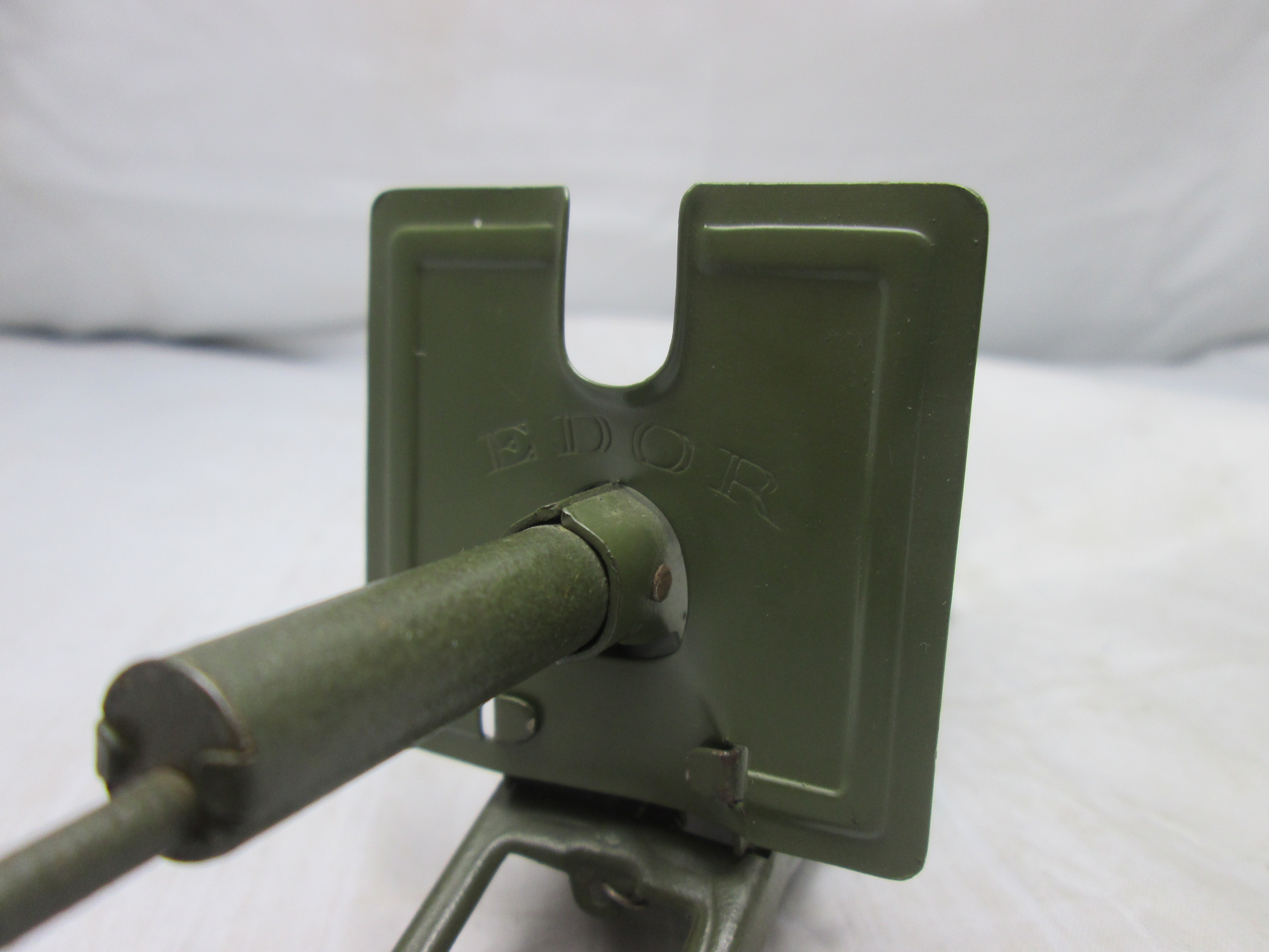 Toy machinegun in mintcondition. Blikken machinegeweer mint staat Made in Germany EDOR jaren 30/40 werkend met een klappertjes mechanisme