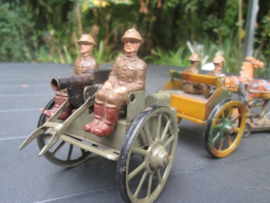 Tippco Belgium combination . Blikken kar met machine geweer drager paarden en Belgische soldaten leuke combinatie.