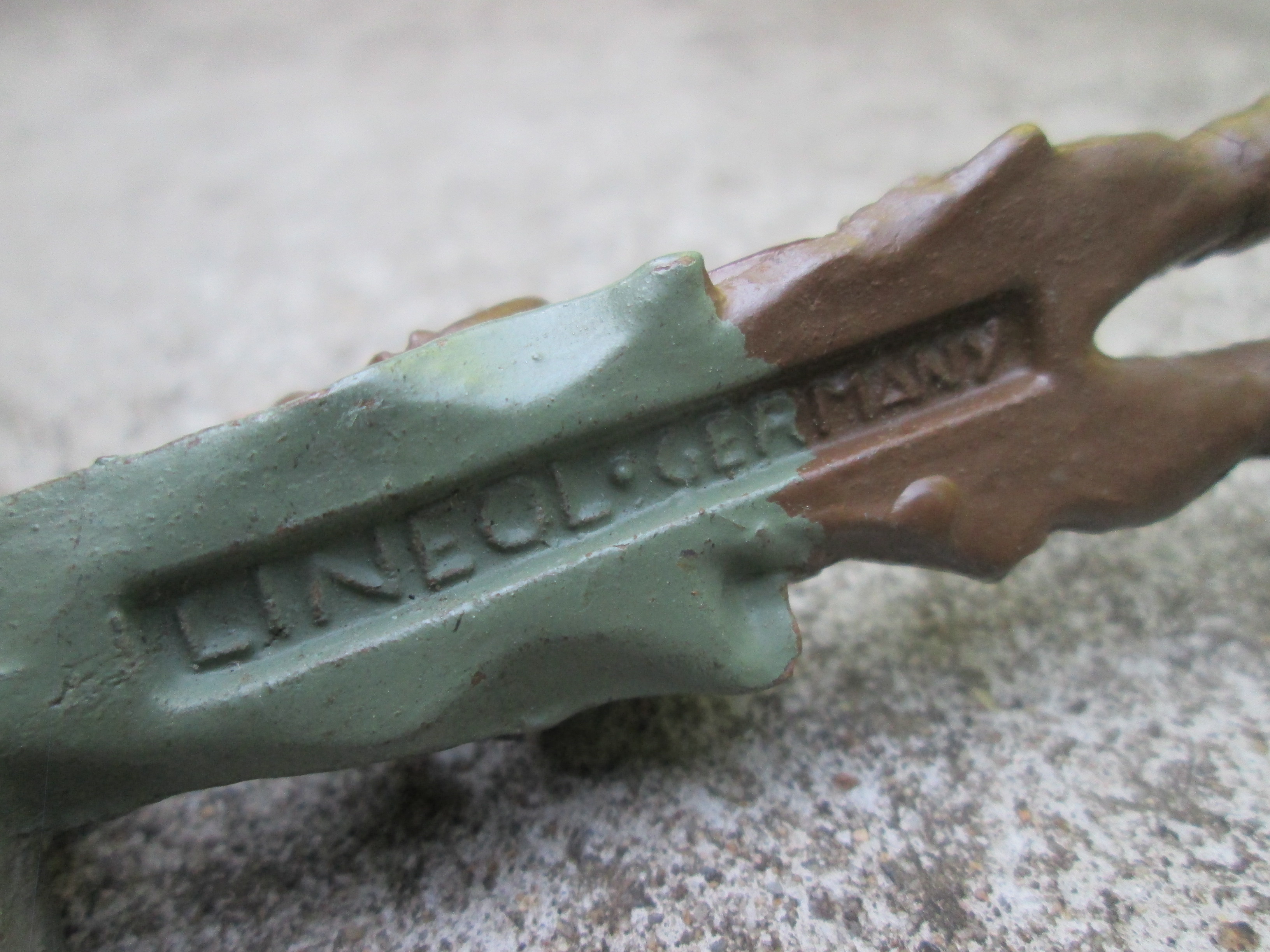 LINEOL Machine gunner Belgium army. Speelgoed soldaatje Belgische mitrailleur met lader.