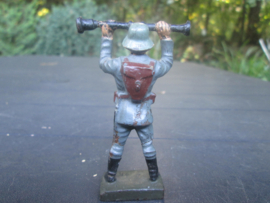 LINEOL German FLAK luftwaffe soldier with rangefinder. Duitse luchtmacht soldaat met afstandsmeter goede staat.