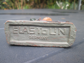 ELASTOLIN spoorweg medewerker kruier kofferwagen. railroad lugage.