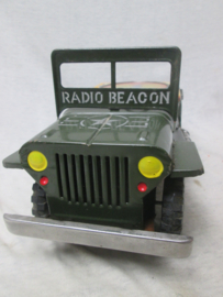 Tin toy jeep. Blikken speelgoed jeep, RADIO BEACON. jaren 50, made in Japan.