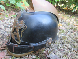 GERESERVEERD Dutch leather police helmet city of Amsterdam. 1900-1930 Nederlandse leren politiehelm, veldwachters helm. achterkant scherm is een stukje af, vrij moeilijk item.