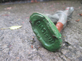 ELASTOLIN 10 cm. german soldier wounded. Duitse soldaat verwond arm in het verband goede staat antiek speelgoed.