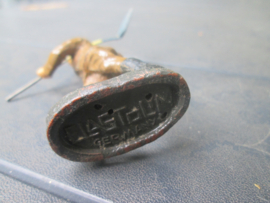 ELASTOLIN Belgium soldier with tool. Belgische soldaat met schop.