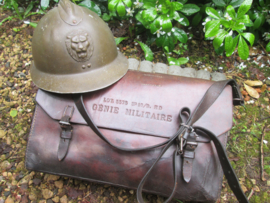 Belgium leather bag for pioneer. Belgische leren tas, gebruikt door de genie, Frans talig opschrift GENIE MILITAIRE, nooit eerder tegen gekomen, gedragen staat