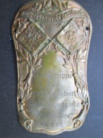 Duitse plaatjes voor op de vaandelstok, stocknagel. Zur Fahnenweihe gewidmet. Ortsgruppe der vereinigten Kriegervereine  Sterkrade 16-5-1926, gewidmet vom Marine verien Osterfeld 1926