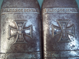 German cigarette case in the shape of the famous Bertha shell. Duits sigaretten etui in de vorm van de kogel uit de Dikke Bertha, Fleissige bertha