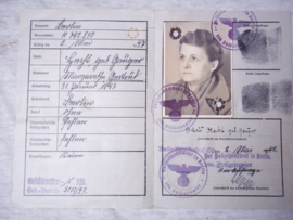Deutsches Reich Kennkarte, met veel stempels vingerafdrukken en foto. decoratief document.