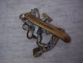 Dutch cap badge WW2 Prinses irene brigade Nederlands petembleem j.Gaunt LONDON.