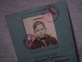 German tinnie, rally badge, Duitse tinnie, Sportfest HJ Hitler- Jugend -- Bann  und Jungbann 318, rare tinnie, zeldzaam. met Dienstkarte der Hitler-Jugend.
