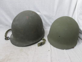 US M1 helmet swivel bail front seam in MINT condition. Amerikaanse helm in nieuw staat.