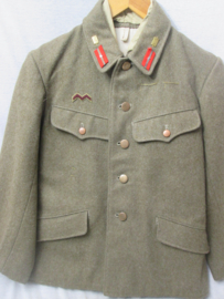 Japanese uniform with trousers type M98 (98 Shiki- Gun- i) wool uniform, for a corporal of the veterinary service. in good condition without moth damage. Japans uniform jas en broek. Top staat.