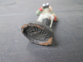 ELASTOLIN German officer with binocular. Duitse officier met verrekijker.