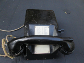 German desk-top field telephone, nicely marked with Waffenambt mark. Duitse veldbureau telefoon bakeliet, hoorn en telefoon met WA stempel gemarkeerd 1940, bijzonder stuk zie je niet zo vaak.