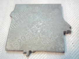 German Hitler- Jugend sporting plaque. Duitse sport penning Hitler Jeugd, Bann und Untergau 507  SPORTFEST 1941   II  SIEG, zeer bijzonder.