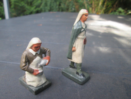DURSO 2 military nurses. 2 militaire verpleegsters.