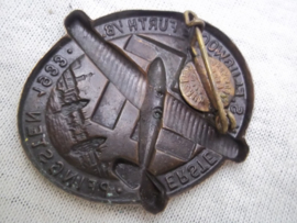 German tinnie, rally badge, Duitse tinnie Erste N.S. Flugwoche Fürth i.B. Pfingsten 1933.