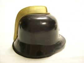 Miniature German fire helmet. Miniatuur Duitse brandweerhelm
