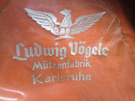 German police cap. Duitse politie pet Gendarmerie Ludwig Vogel Karlsruhe gestempeld PO 1941 gebruikte staat.