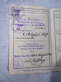 German travelpermit. Duits paspoort, Reise Pass Deutsches Reich voorzien van vele visum stempels voornamelijk Oostenrijk.