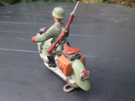 ELASTOLIN German motorcycle, nice condition. Duitse wehrmacht motorrijder in goede staat TOP stuk.