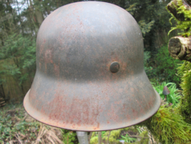 German helmet M-42 found in Normandy. Duitse helm model 1942, zo gevonden, niets schoon gemaakt. mooie eerlijke helm, Wehrmacht.