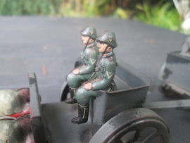 Tin toy, German soldiers. Blikken speelgoed, vooroorlogs, Duitse soldaten met paard en wagen keukenwagen gulash kanone klein model made in Germany bijzonder stuk goede staat.
