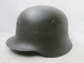 Spanish helmet Modello Z- 1942. Spaanse helm model 1942 naar Duits model, de gehele Franco tijd zijn ze dit model helmen blijven dragen ooit voorzien van ee nander binnenwerk, dit is het binnenwerk uit 1942.