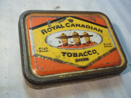 Tin tabacco box with 3 Canadian Mounties Royal Canadian Tobacco. Tabaks doos  Canadeese politie.