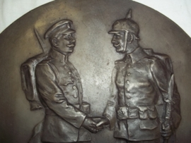 Iron remembrance plate german soldier meet Rumanian or Russian soldier. RARE.