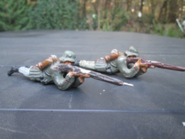 ELASTOLIN 2 German soldiers shooting. 2 Duitse soldaten die liggend schieten goede staat.