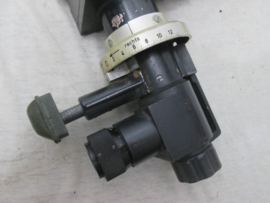 German tank sight Pz.B.W.F. 8. Duitse kijker in de originele kleur met Waffen ambt Abnahme stempels Wehrmacht Panzer Beobachtungs Winkel Fernrohr. Optisch goed.