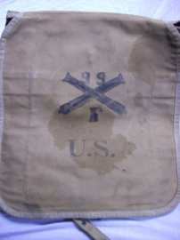 US backpack Rock Island Arsenal 1904-1905, with personal name.Amerikaanse rugzak, artillerie. maar gebruikt door het 56 th. Pinier Infanterie Regiment.