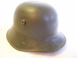 German helmet Mdl. 1916 as moneybox, RARE.Duitse blikken helm als spaarpot DRGM gestempeld, zeer zeldzaam, originele kleur, Duitse helm M-16 zeer gezocht item.
