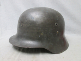 Spanish post- war helmet, with innerliner. Spaanse helm model 1971-1972 met binnenwerk. haakje voorop de helm verwijdert.