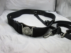 Dutch ceremonial police belt for wearing your sword. Nederlandse politie riem met sabeldrager voor het uitgaans uniform drager gemeentepolitie sabel.