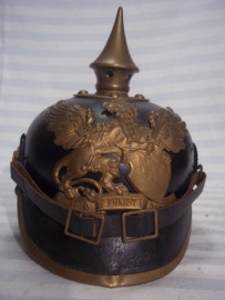 German NCO spike helmet Baden in a very good condition. Duitse pickelhaube 1903 van het 111e Infanterie Regiment mooi gemarkeerd geen dubbele gaten mooi gelijk gekleurd deelstaat Baden. Onderofficier. zeer goede staat